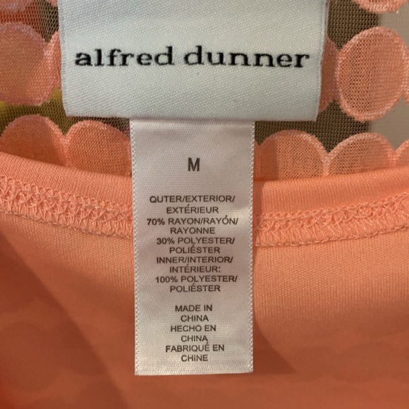 NWT Beautiful coral colored blouse w/ attached tank and silver tone necklace - Picture 5 of 9